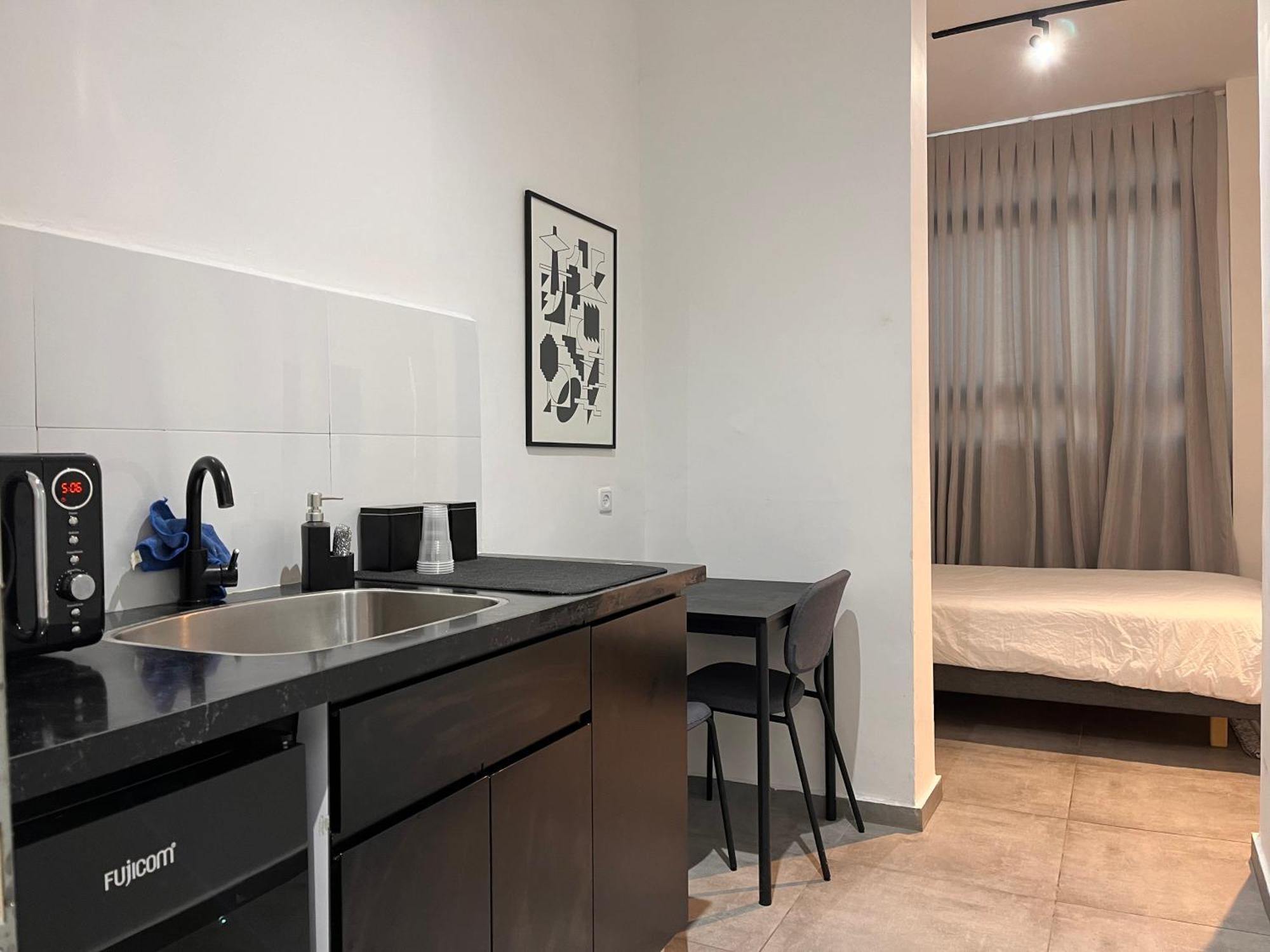 Yona 8 Bed & Breakfast Tel Aviv Ruang foto