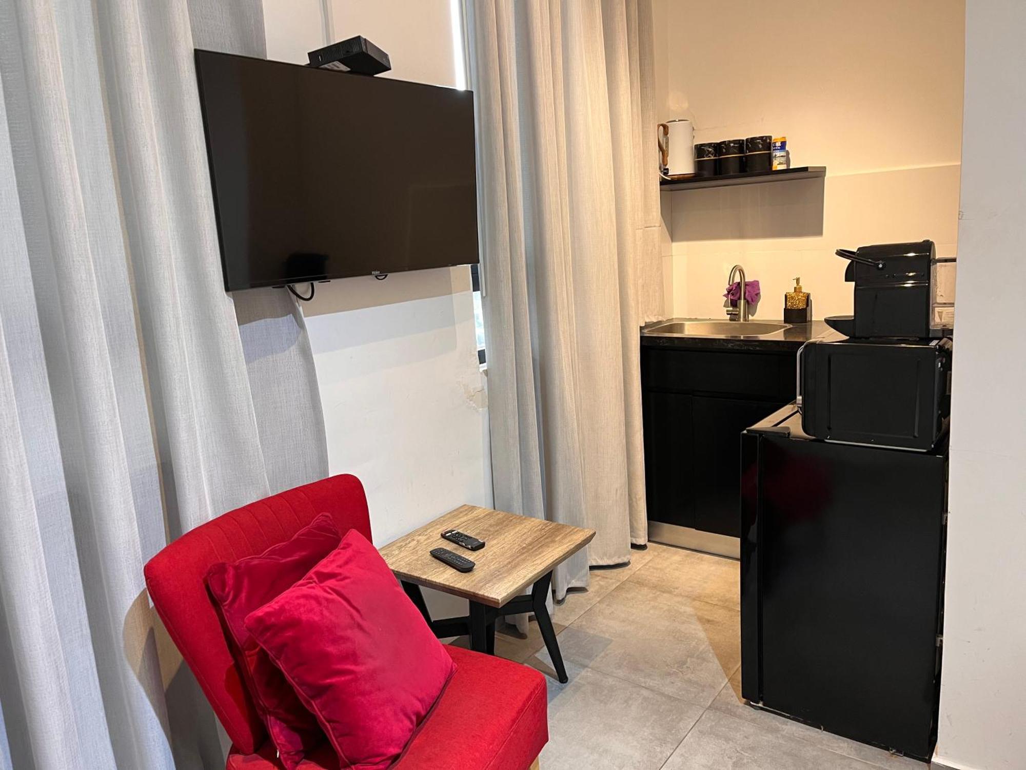 Yona 8 Bed & Breakfast Tel Aviv Ruang foto