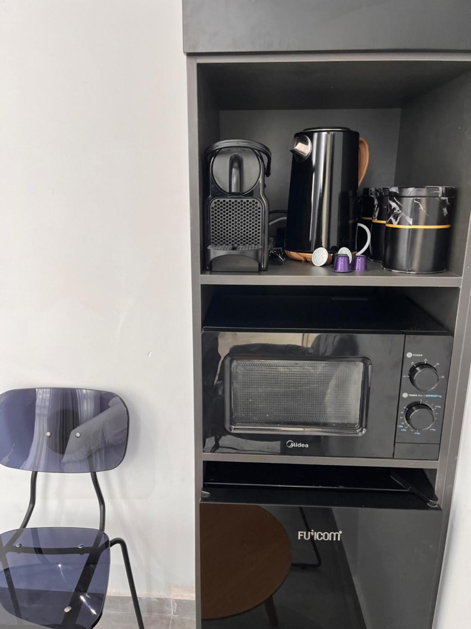 Yona 8 Bed & Breakfast Tel Aviv Ruang foto