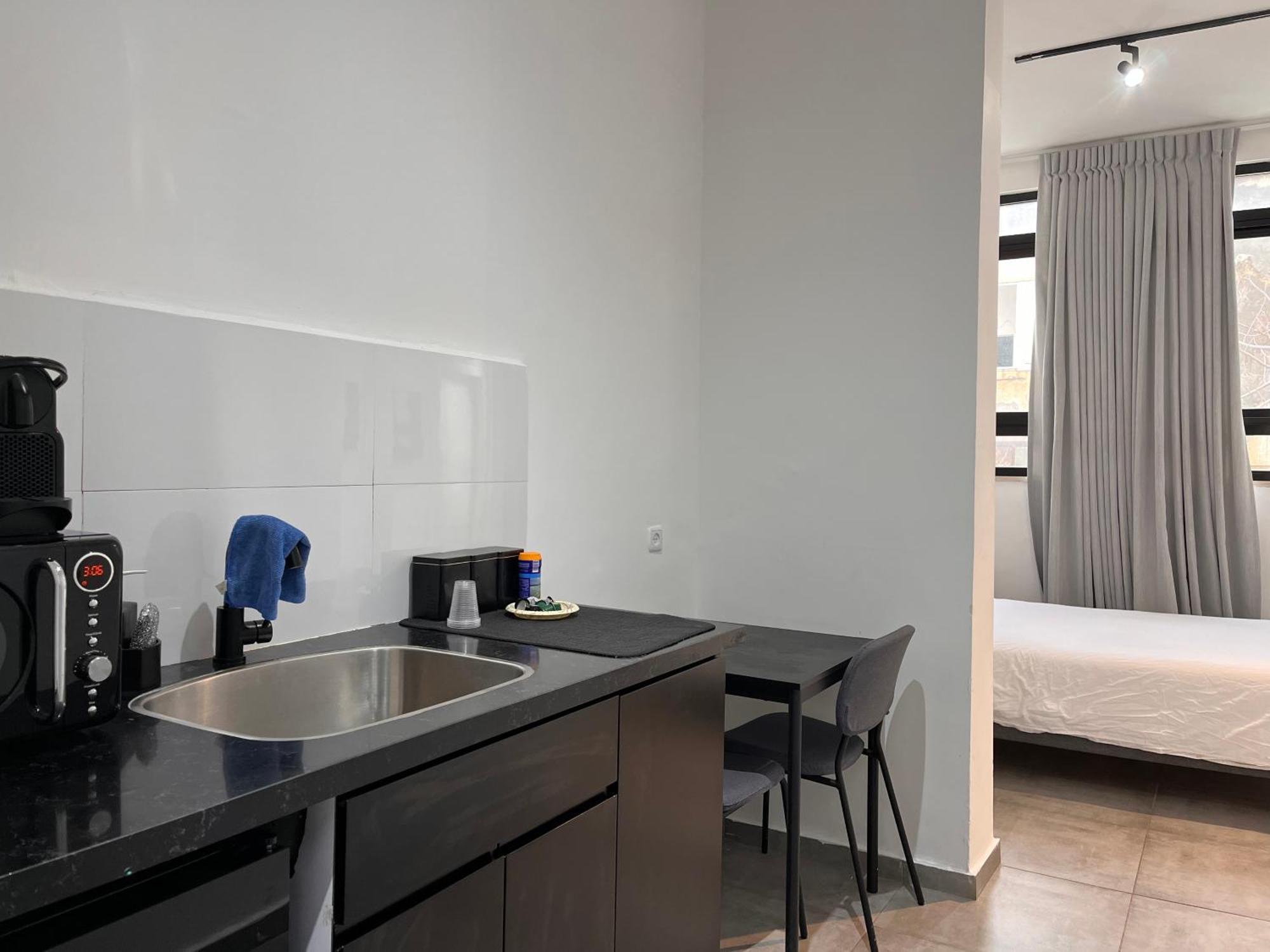 Yona 8 Bed & Breakfast Tel Aviv Bagian luar foto