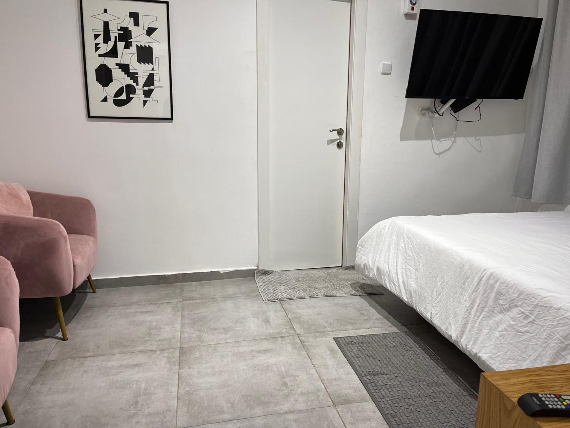 Yona 8 Bed & Breakfast Tel Aviv Bagian luar foto