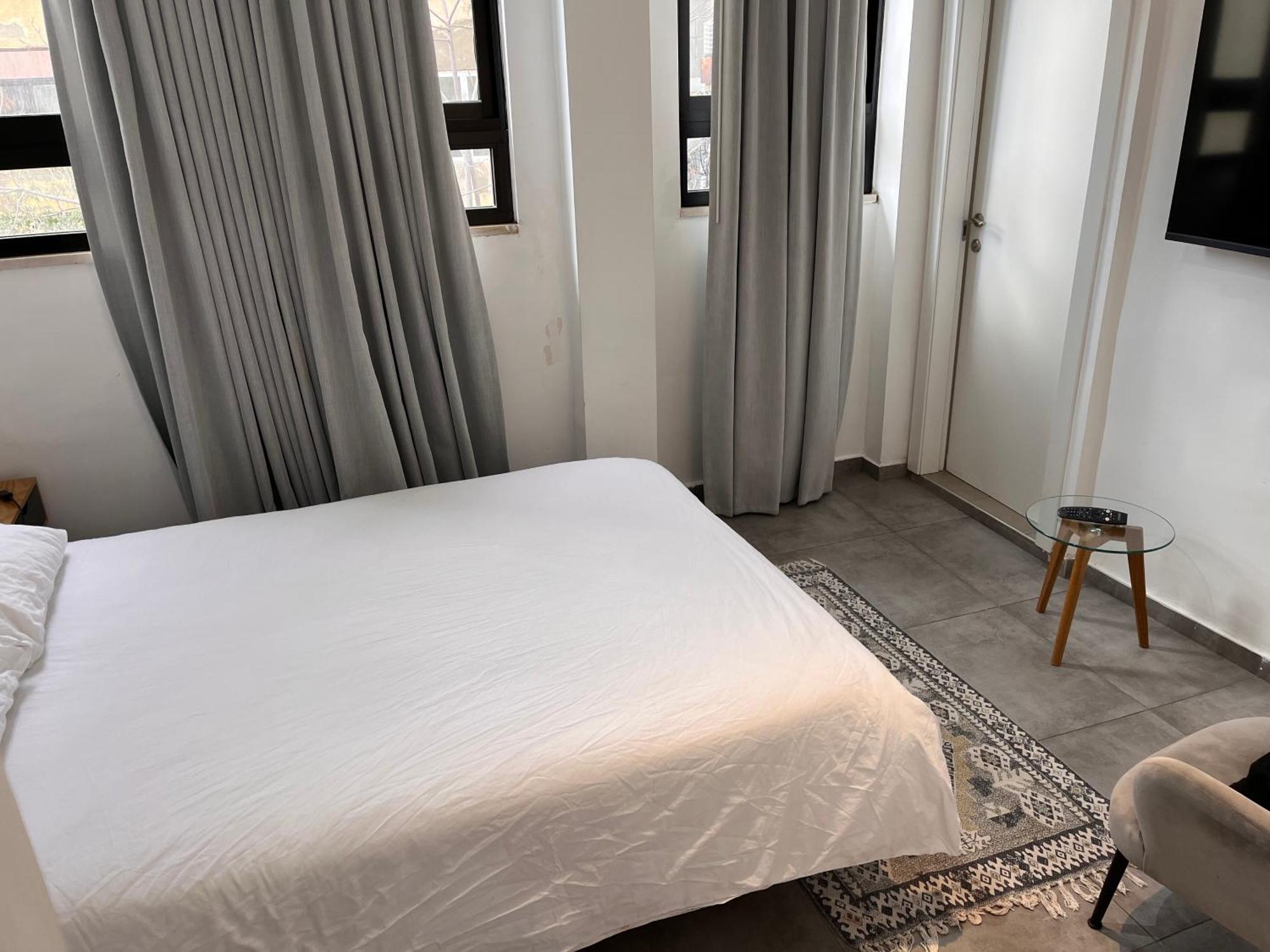 Yona 8 Bed & Breakfast Tel Aviv Ruang foto