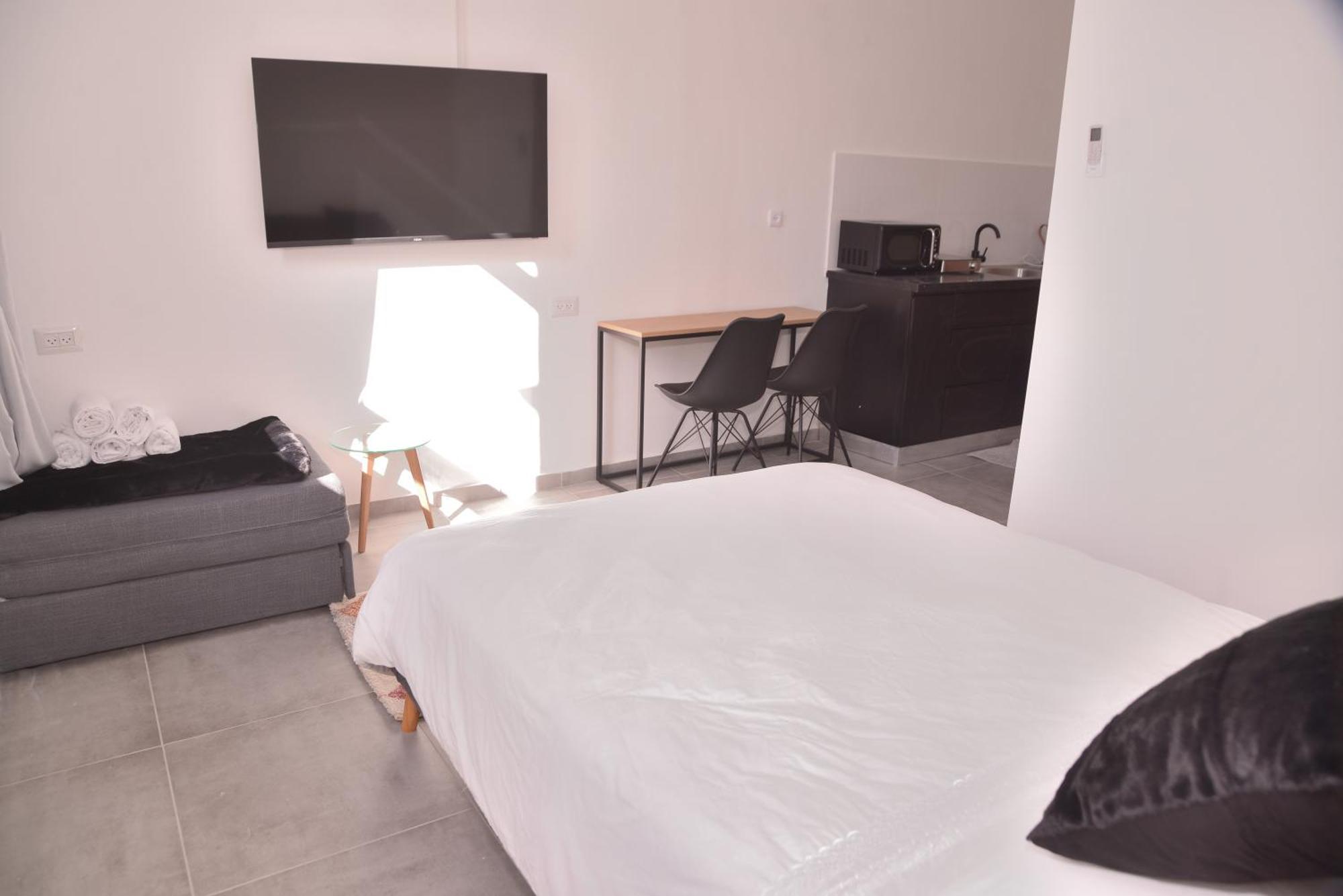 Yona 8 Bed & Breakfast Tel Aviv Ruang foto