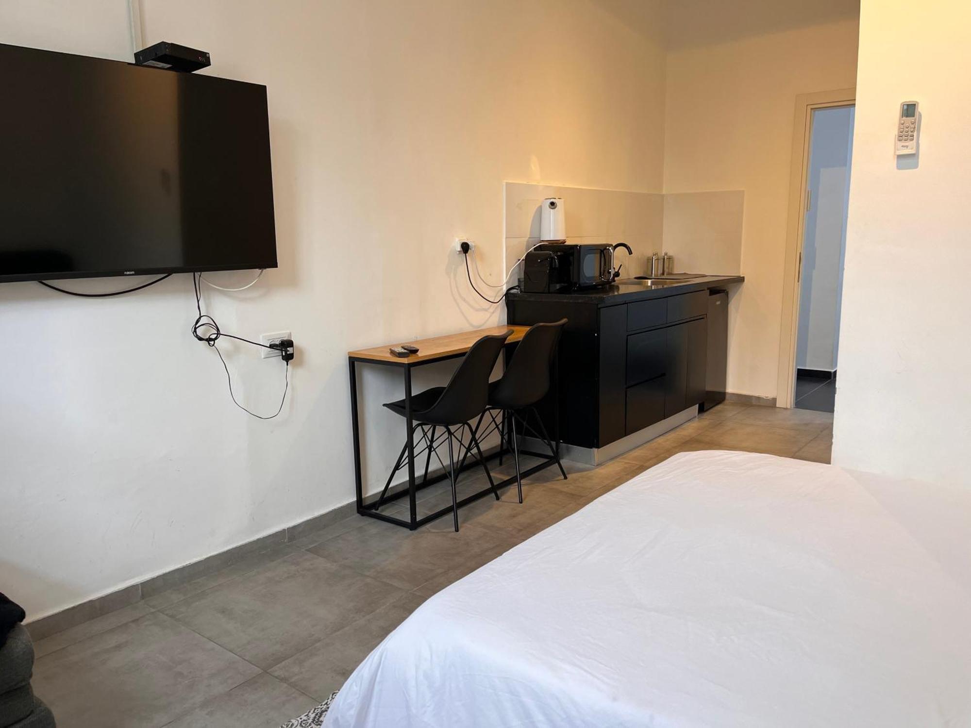 Yona 8 Bed & Breakfast Tel Aviv Ruang foto