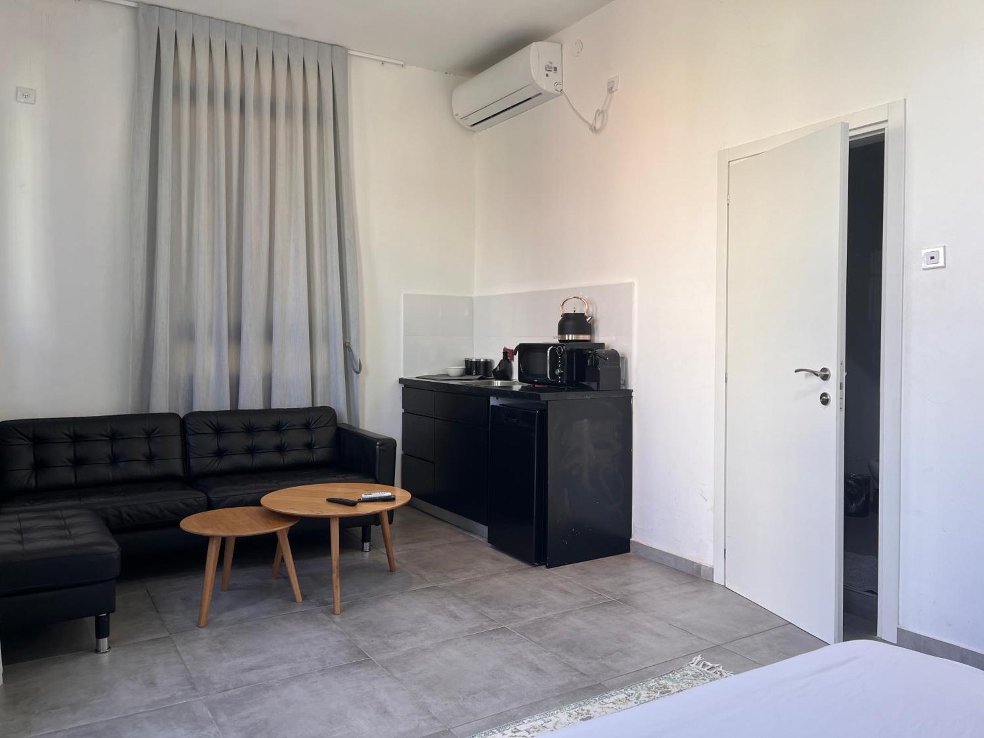 Yona 8 Bed & Breakfast Tel Aviv Ruang foto