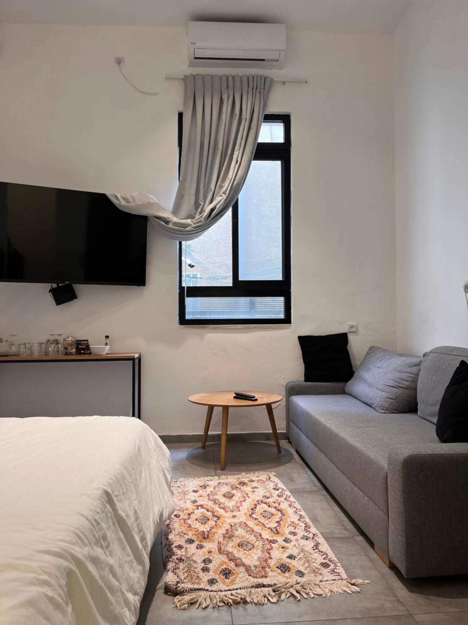 Yona 8 Bed & Breakfast Tel Aviv Ruang foto