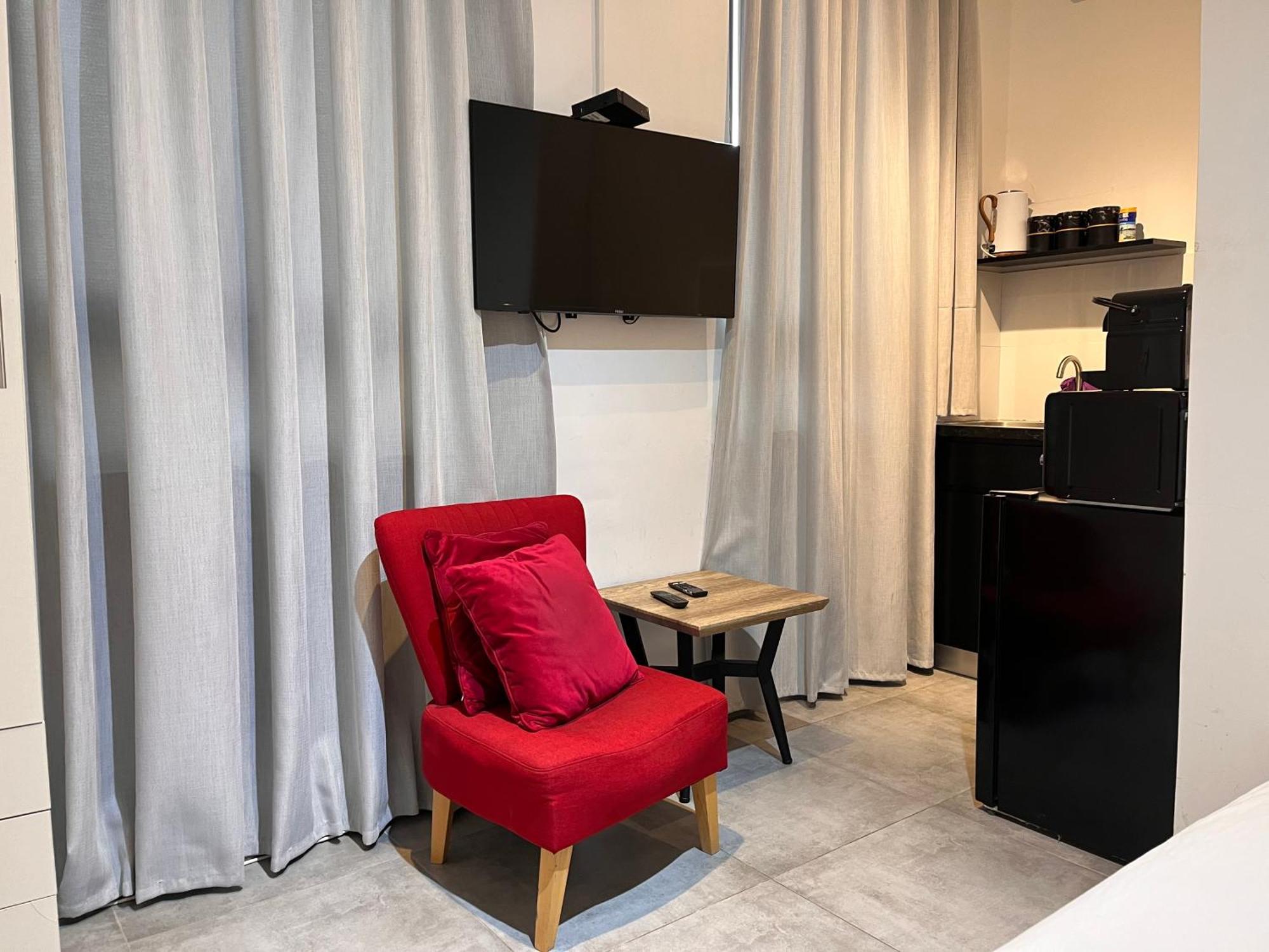 Yona 8 Bed & Breakfast Tel Aviv Ruang foto