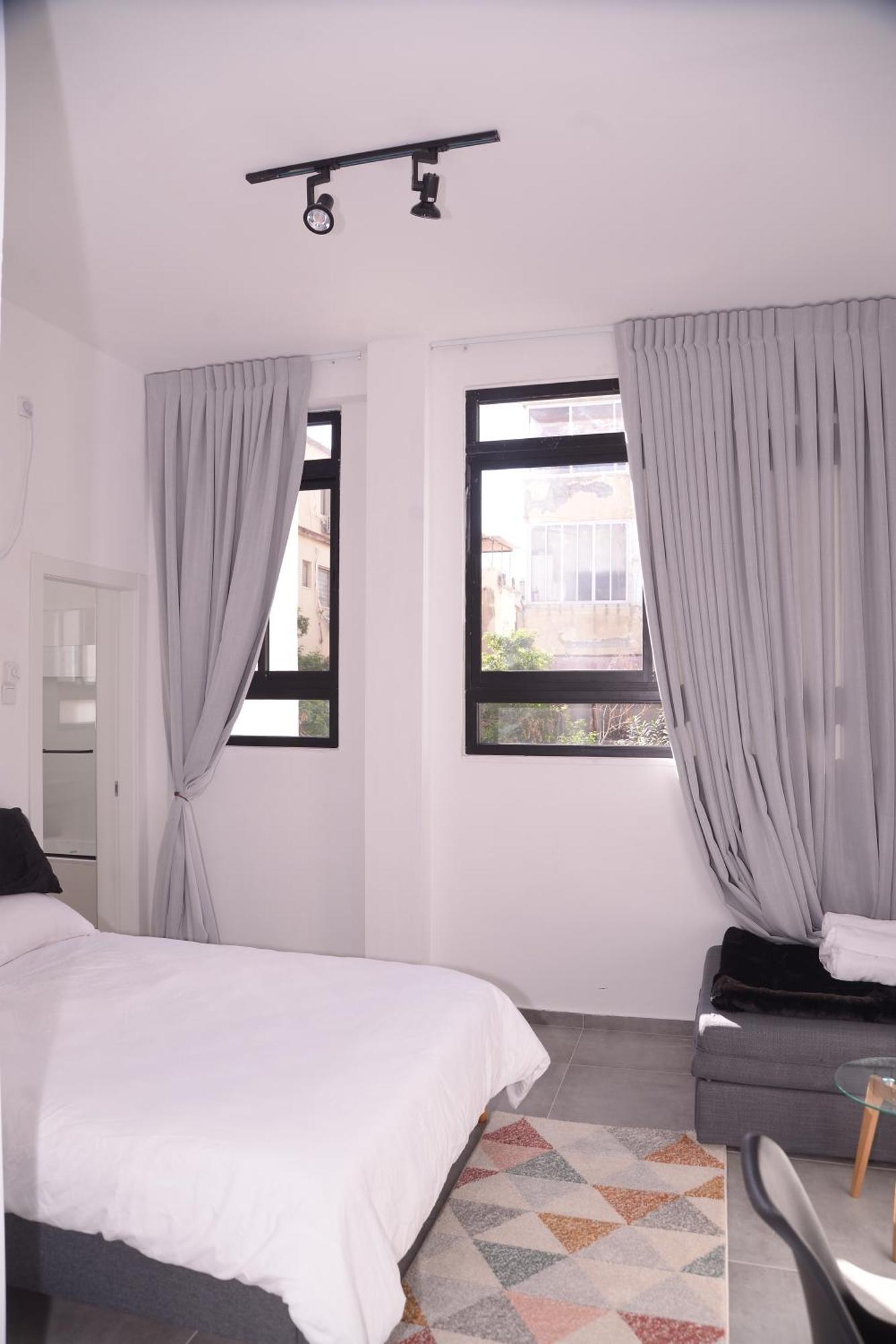 Yona 8 Bed & Breakfast Tel Aviv Ruang foto