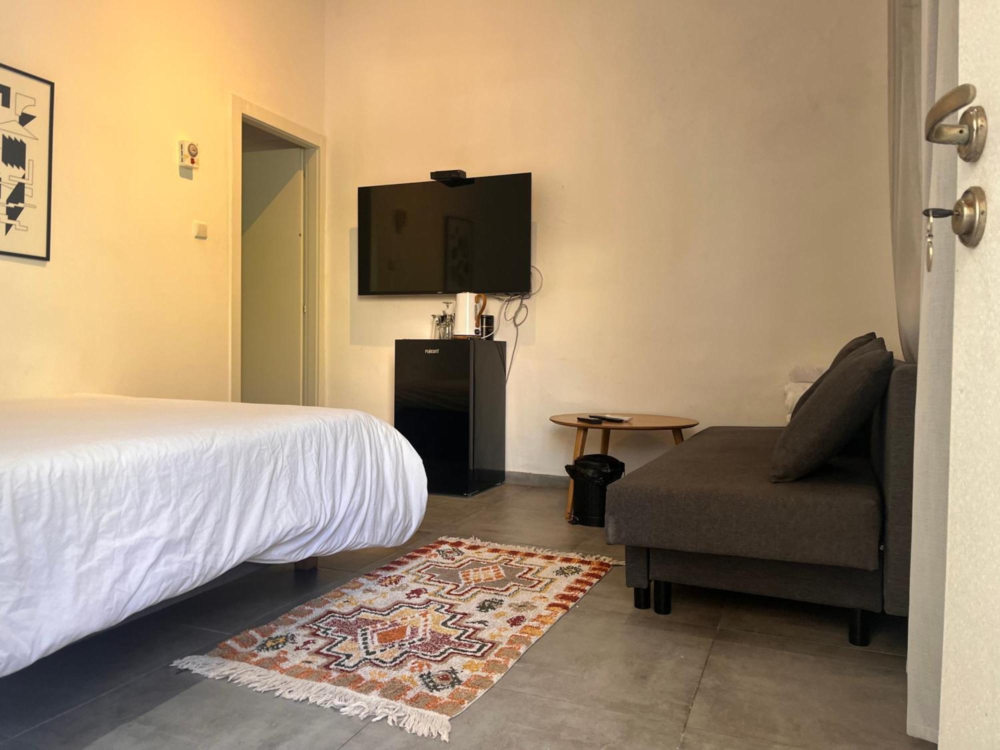 Yona 8 Bed & Breakfast Tel Aviv Ruang foto