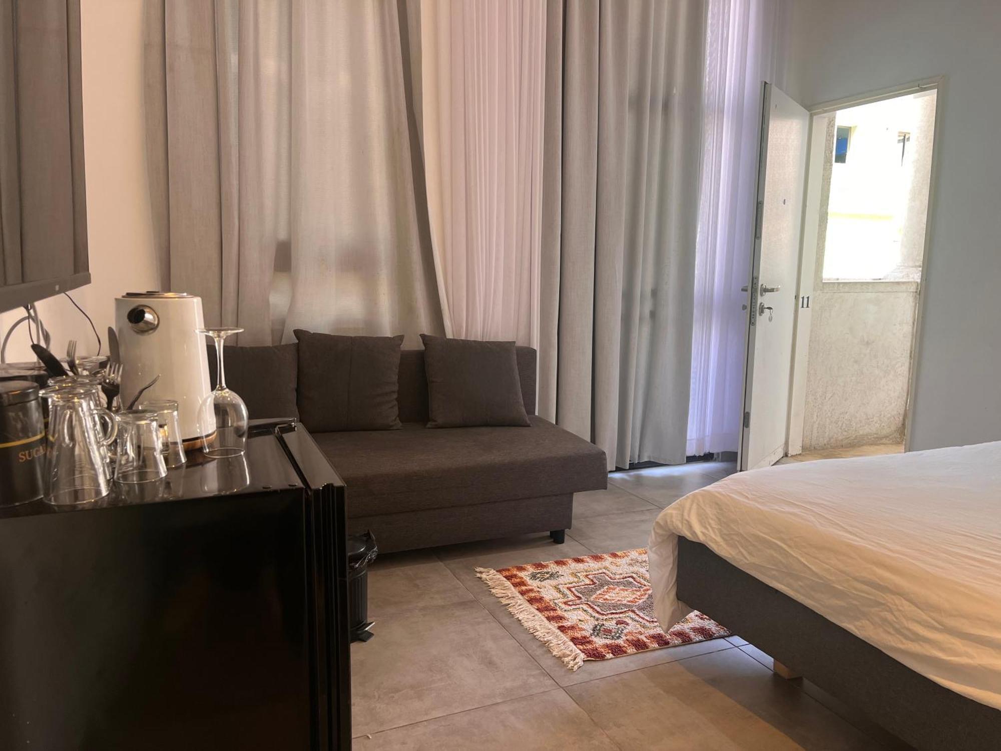 Yona 8 Bed & Breakfast Tel Aviv Ruang foto