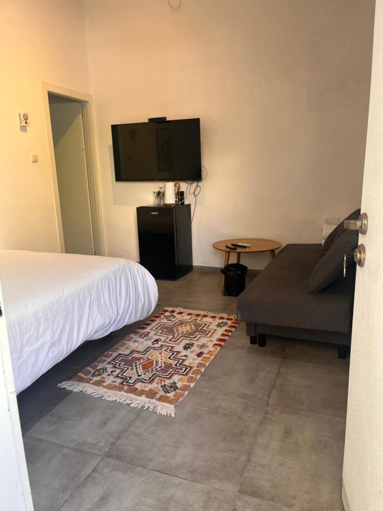 Yona 8 Bed & Breakfast Tel Aviv Ruang foto